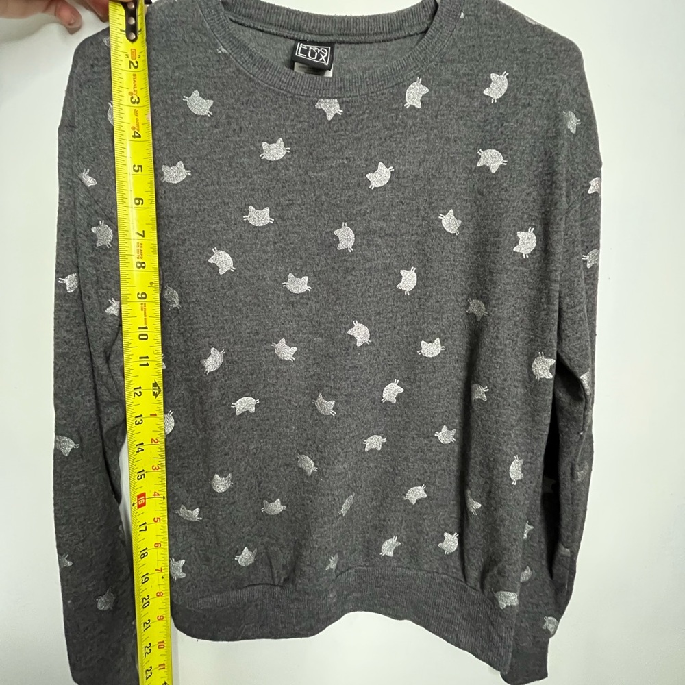 Cat Face Head Sweater / silver and gray Modern Lux Brand Size XS - Picture 4 of 6